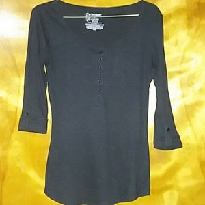 No Boundaries 3/4 length Juniors Solid Black Shirt